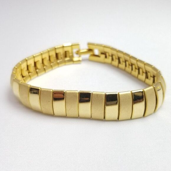 Vintage Matte and Polished Gold Tone Bangle Bracelet, Stacking Estate - Picture 1 of 7